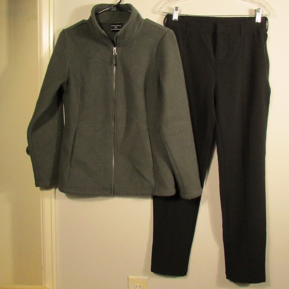 32 HEAT Fleece Jacket & Black Track Pants